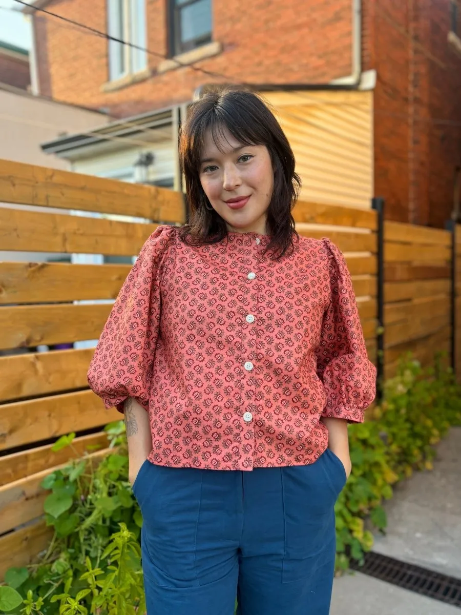 Birds of North America Serin Blouse (Berry Sheaf)