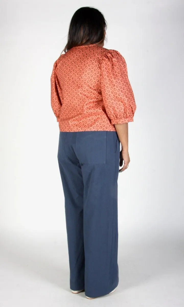 Birds of North America Serin Blouse (Berry Sheaf)